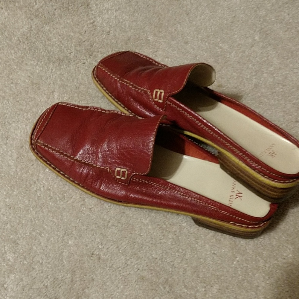 Anne Klein slides. Size 8 .red